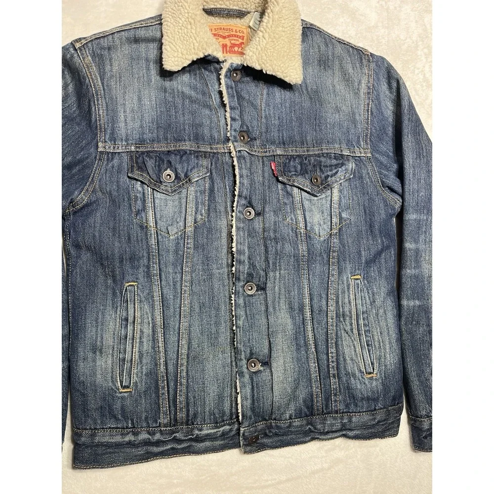 Levi Strauss & Co Mens Sherpa Lined Denim Trucker Jacket Blue Size Small S FADE